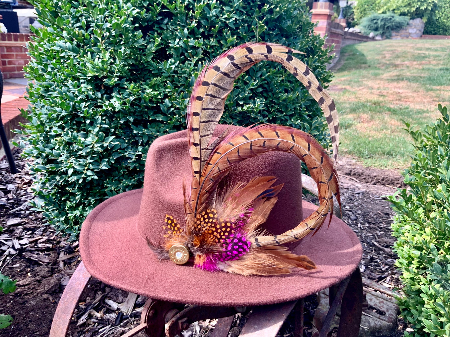 Pheasant tail circle with pink and orange Guinea Fowl