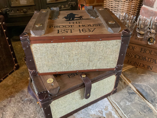 Shooting Peg Finder Box - Hand-Painted Spaniel Design with 12 Peg Glasses